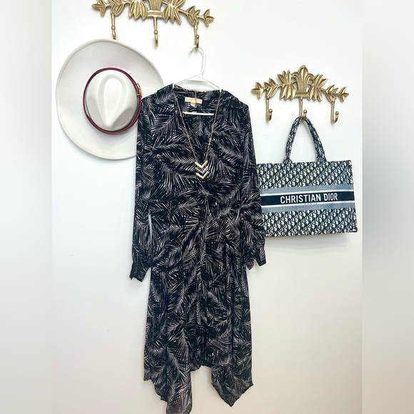 Michael Kors Black Palm-Print Long Sleeve Wrap Dress M ptp 21” l 47” at longest - Picture 2 of 3
